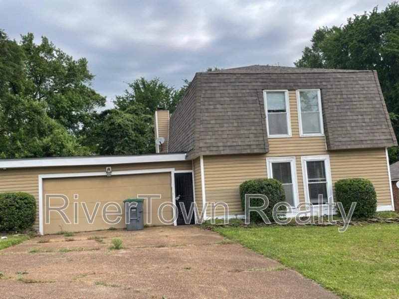 Come And See This Spacious Home!! property image