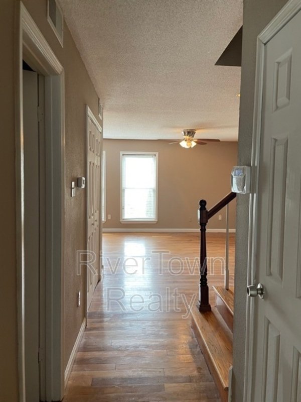 Come And See This Spacious Home!! property image