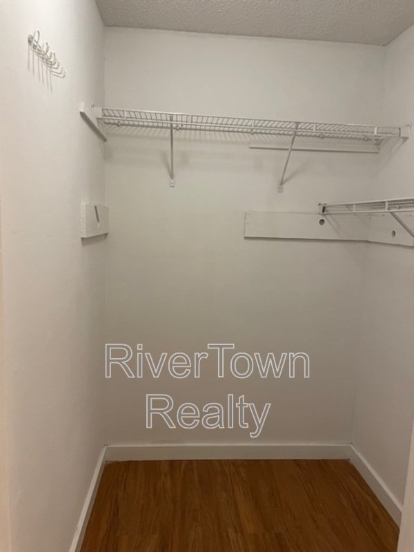 Come And See This Spacious Home!! property image