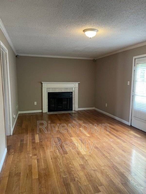 Come And See This Spacious Home!! property image