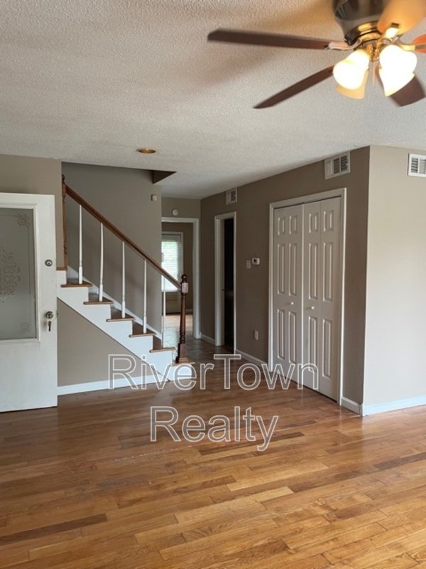 Come And See This Spacious Home!! property image