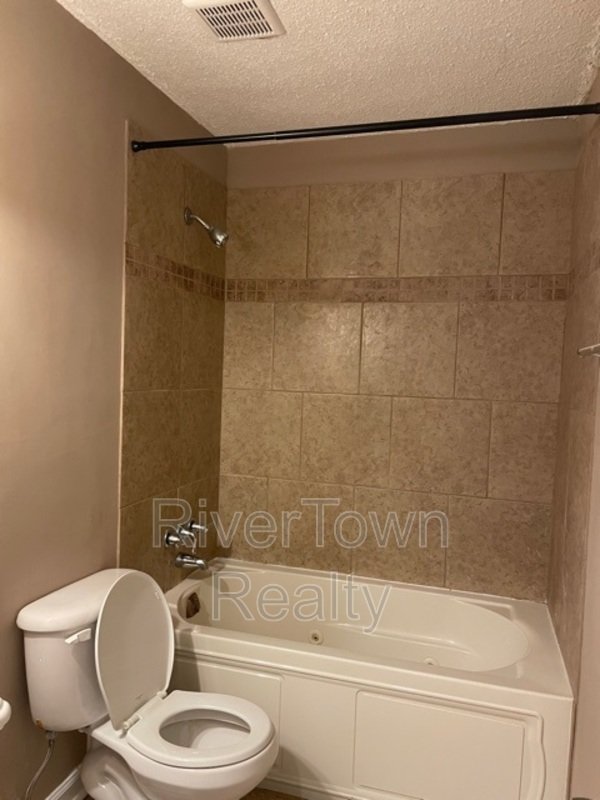 Come And See This Spacious Home!! property image