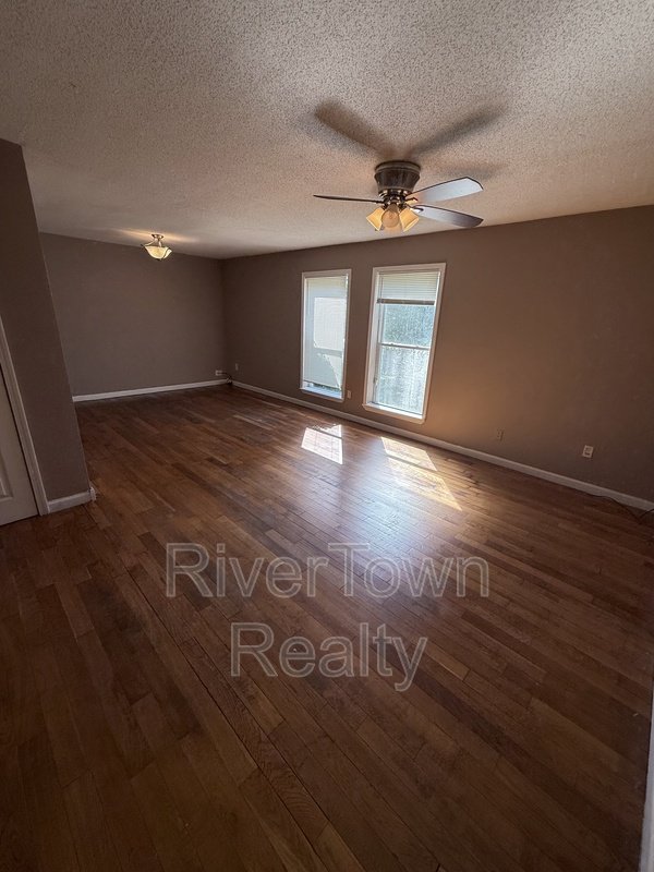 Come And See This Spacious Home!! property image