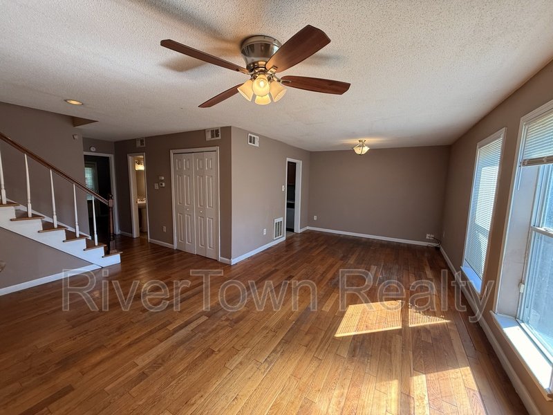 Come And See This Spacious Home!! property image