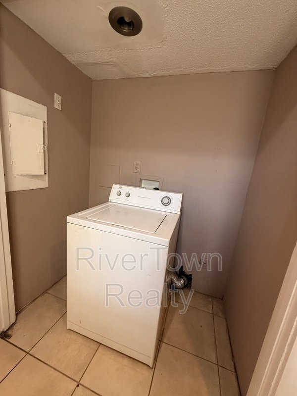 Come And See This Spacious Home!! property image