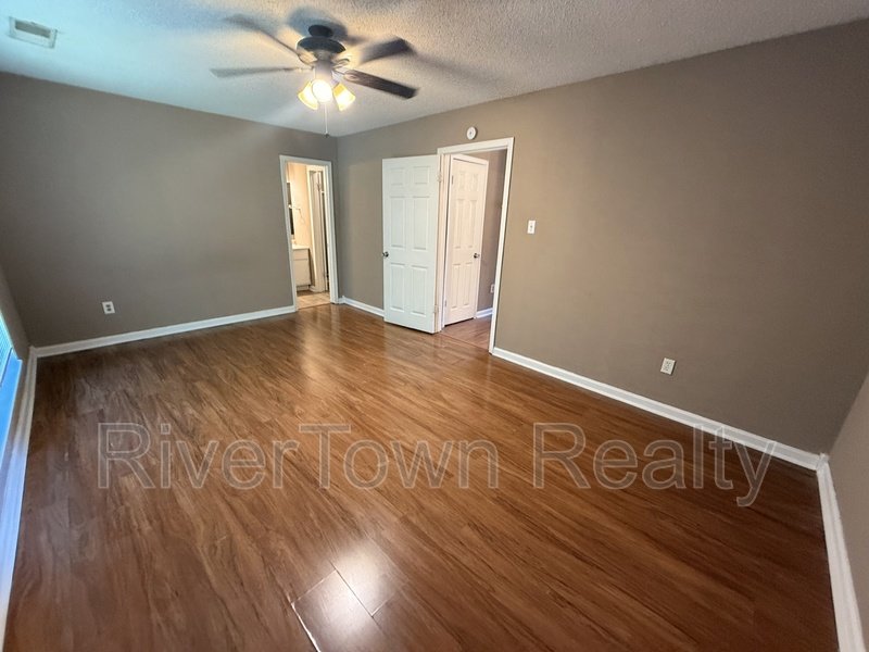 Come And See This Spacious Home!! property image