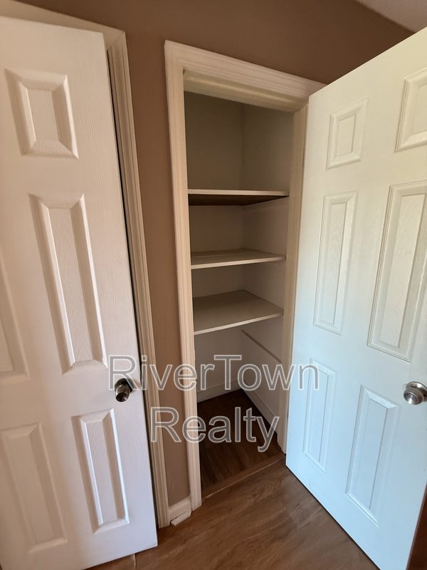 Come And See This Spacious Home!! property image