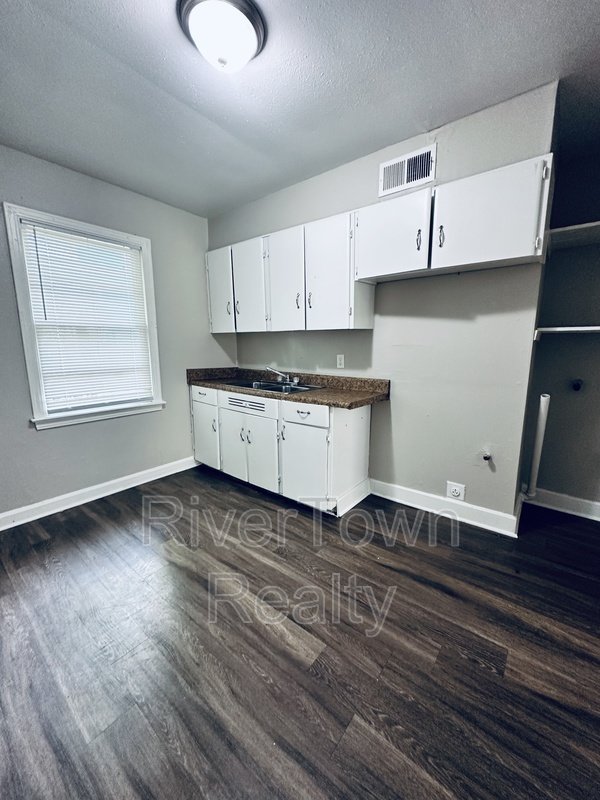 3364 Rosamond Ave property image