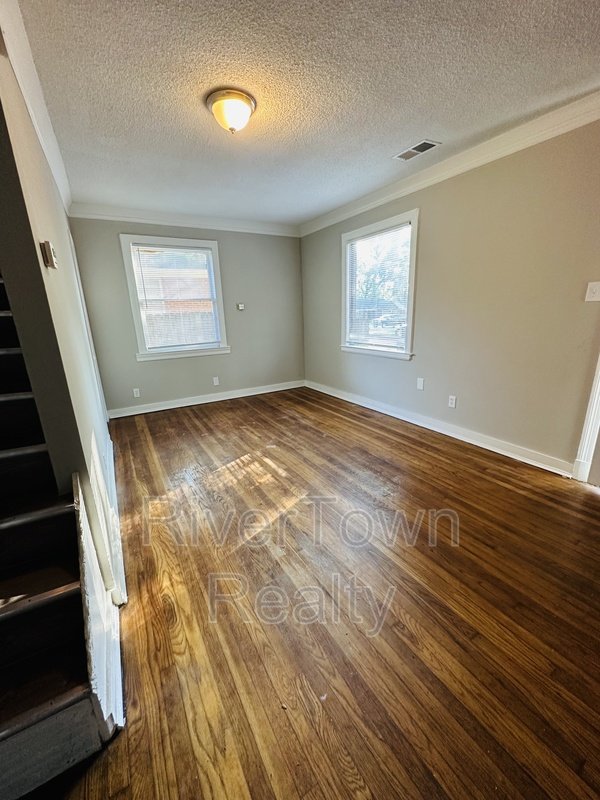 SECTION 8 Home AVAILABLE NOW. property image