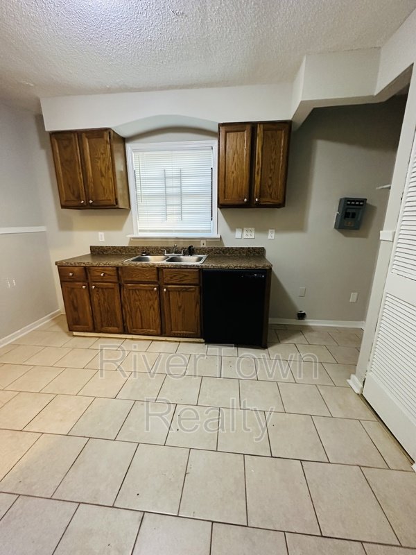 SECTION 8 Home AVAILABLE NOW. property image