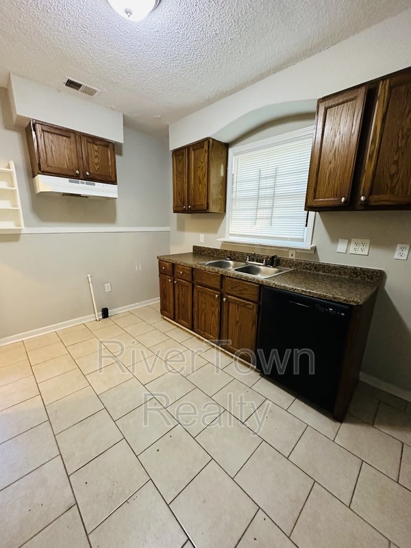 SECTION 8 Home AVAILABLE NOW. property image