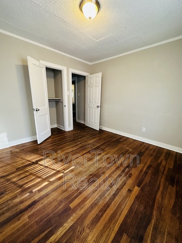 SECTION 8 Home AVAILABLE NOW. property image