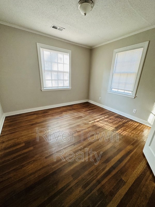 SECTION 8 Home AVAILABLE NOW. property image