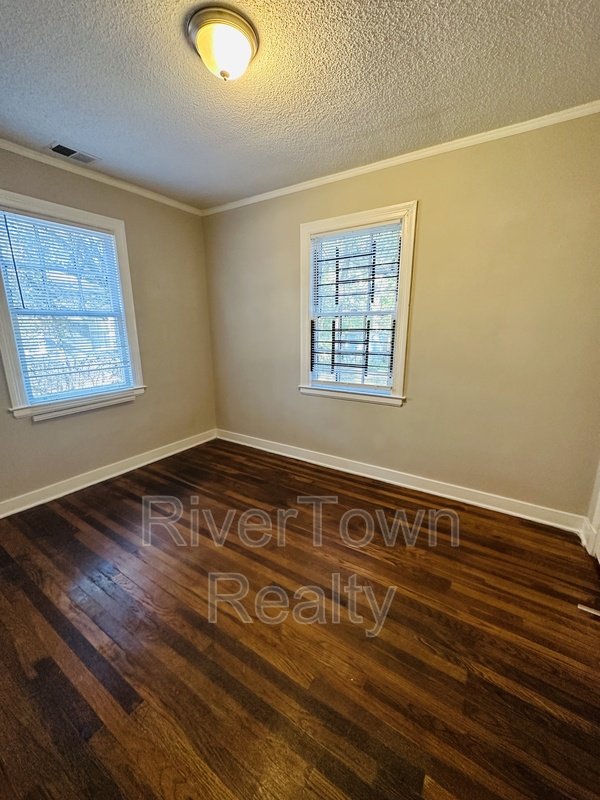 SECTION 8 Home AVAILABLE NOW. property image
