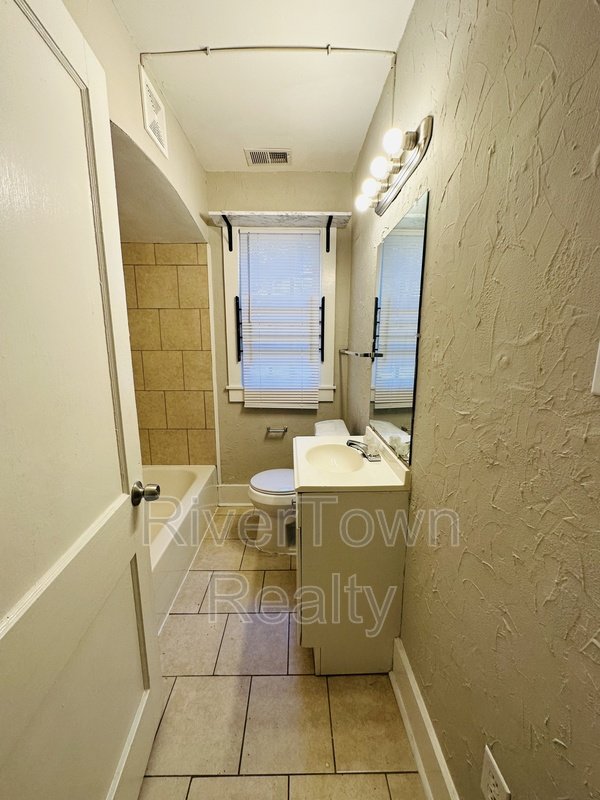 SECTION 8 Home AVAILABLE NOW. property image