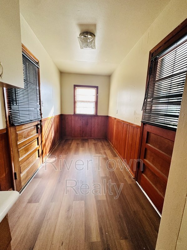 1436 Whitney Ave property image