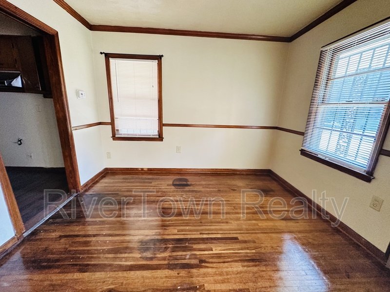 1436 Whitney Ave property image