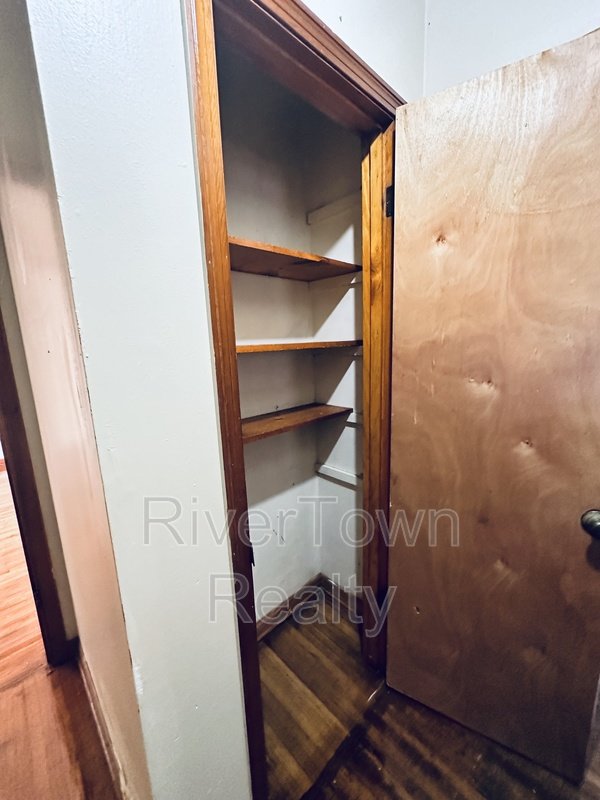 1436 Whitney Ave property image