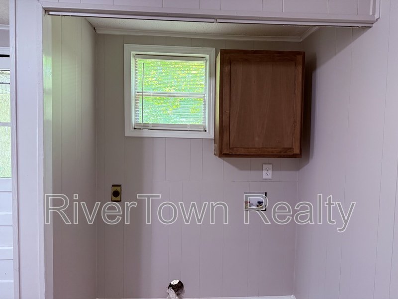 504 Philwood Cv. Back Unit property image