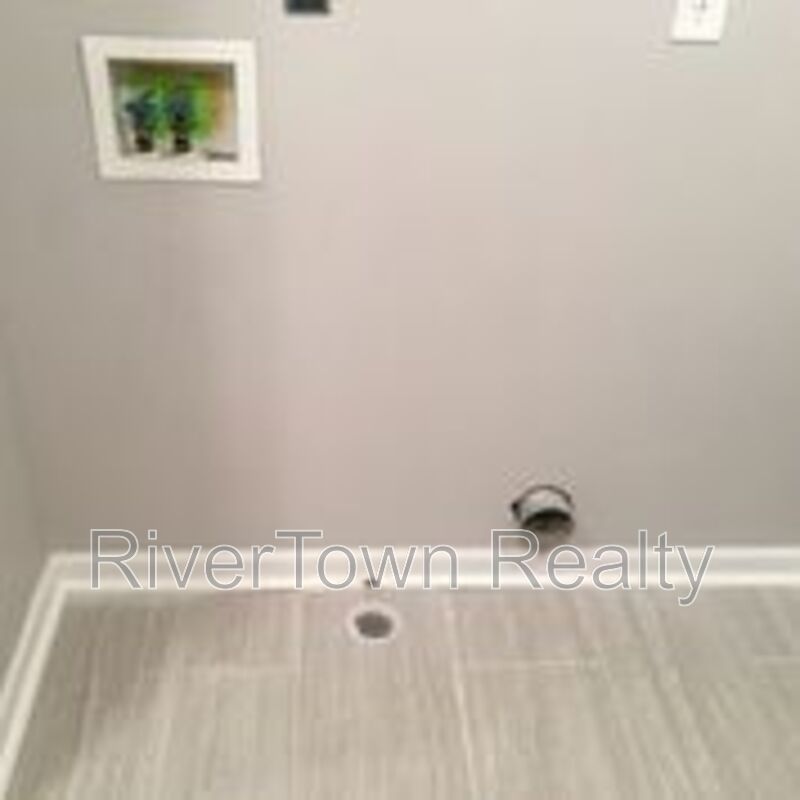 Great Condo In Quiet Area property image