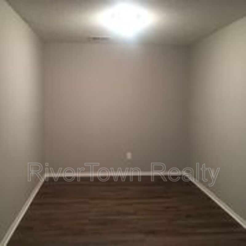 Great Condo In Quiet Area property image