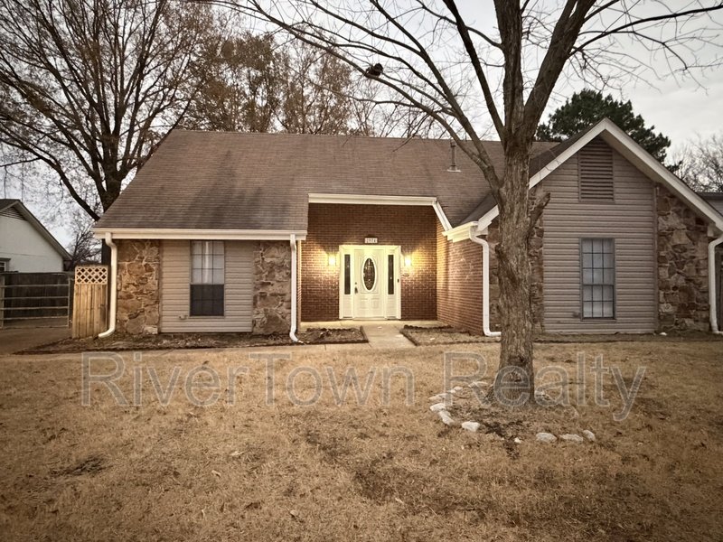 2974 Crowell St property image