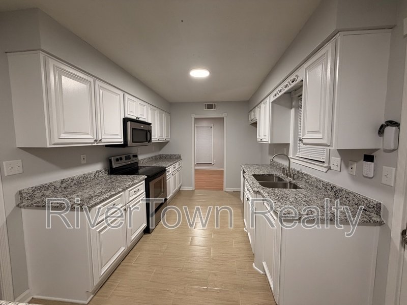 2974 Crowell St property image