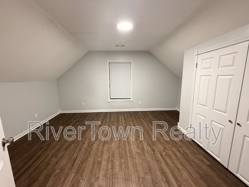 2974 Crowell St property image