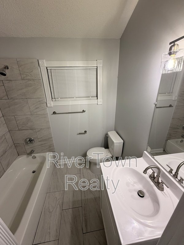 2974 Crowell St property image