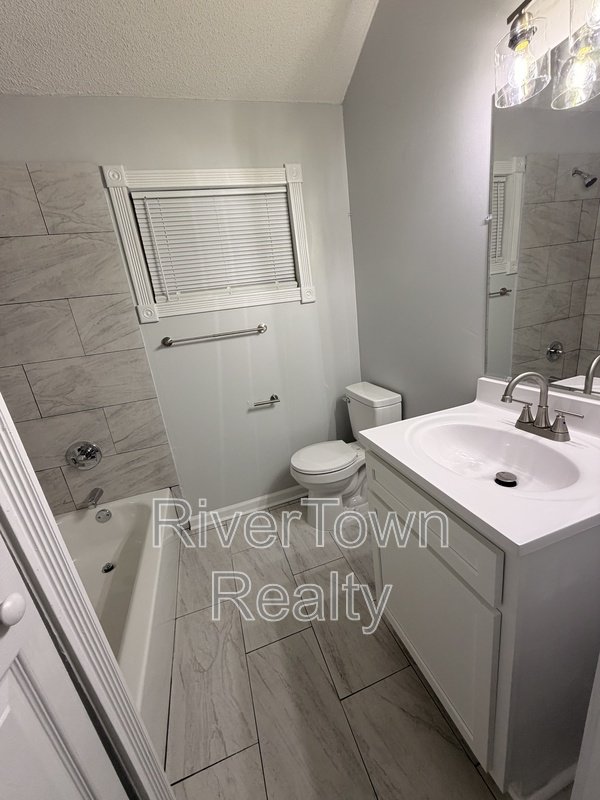 2974 Crowell St property image