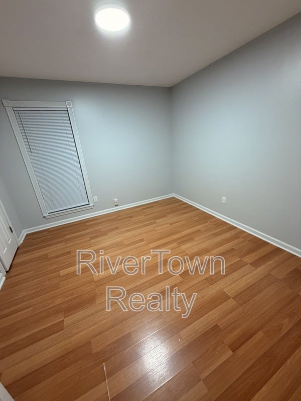 2974 Crowell St property image