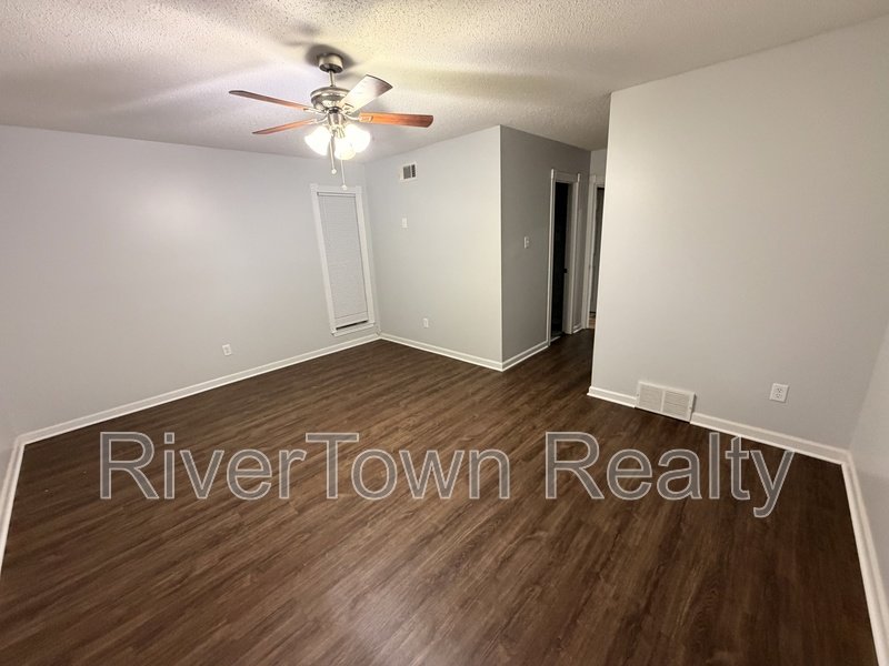 2974 Crowell St property image