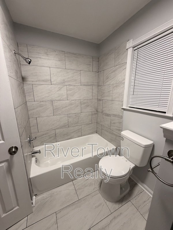 2974 Crowell St property image