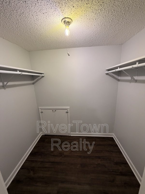 2974 Crowell St property image