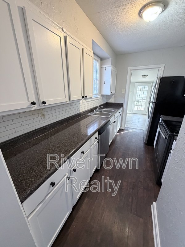 Newly Renovated Charmer In High Point Terrace property image