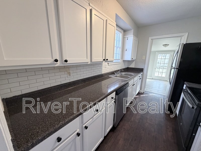 Newly Renovated Charmer In High Point Terrace property image