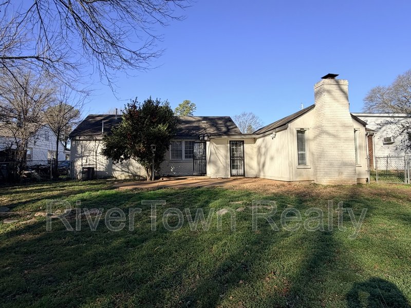 Newly Renovated Charmer In High Point Terrace property image