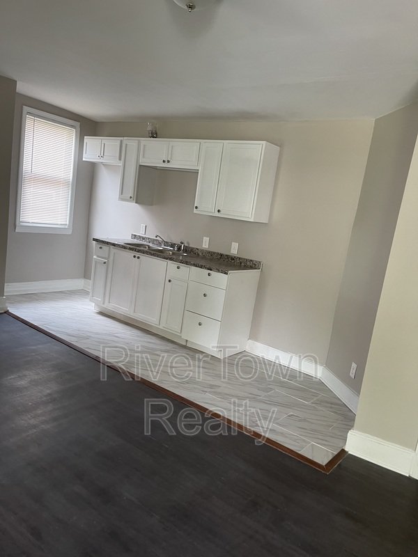 244 Garland St Apt 1 property image