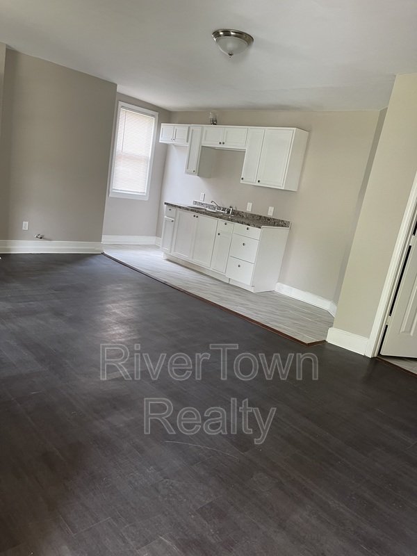 244 Garland St Apt 1 property image