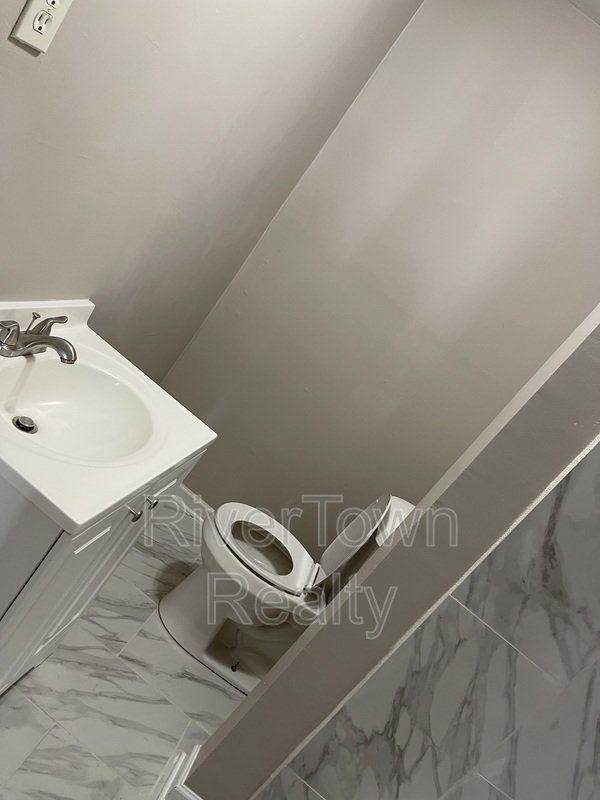 244 Garland St Apt 1 property image