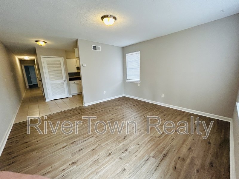 679 N Holmes St property image