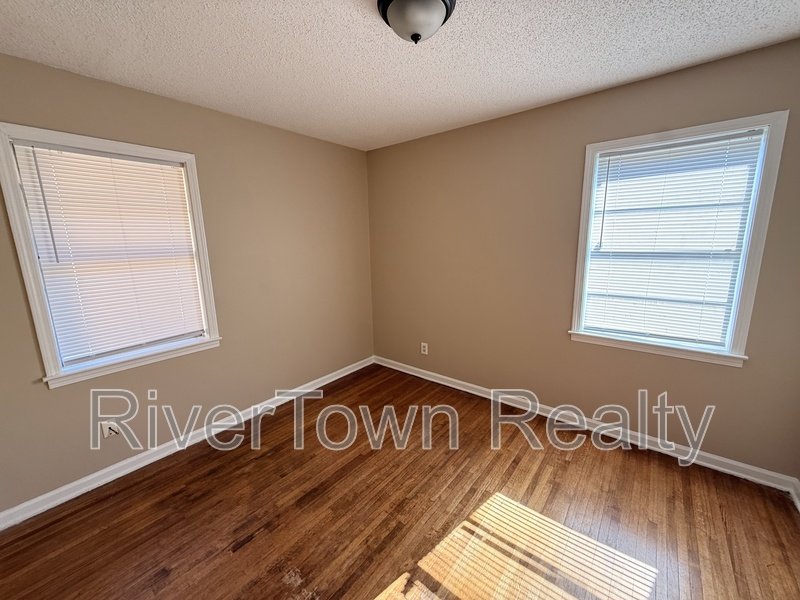 4860 Leonard Rd property image