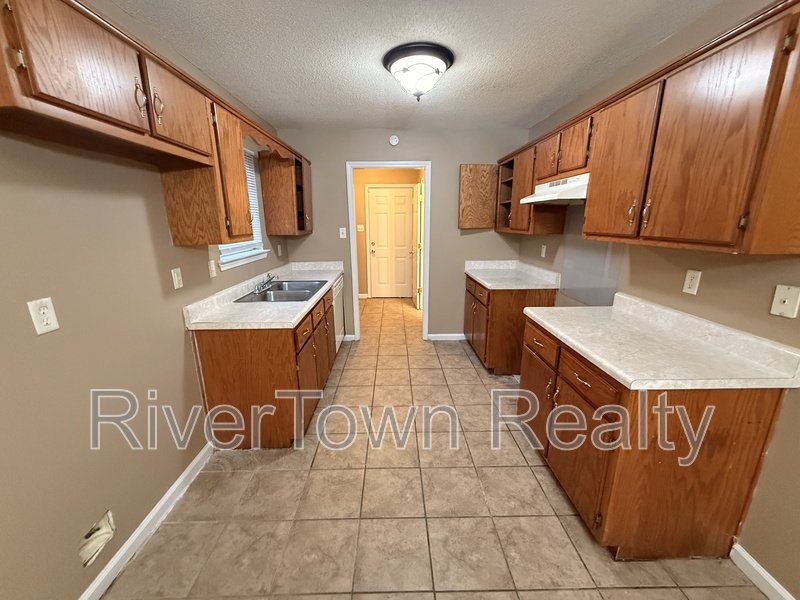 4591 Addington Dr property image