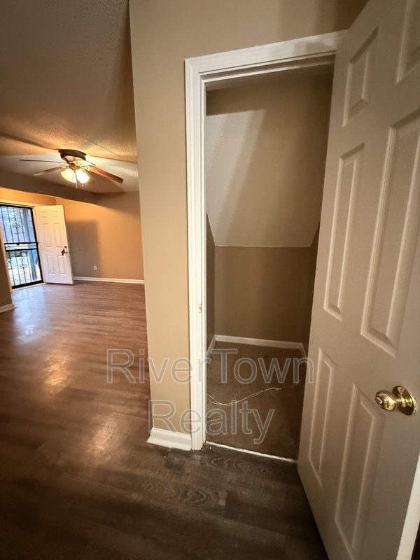 4591 Addington Dr property image