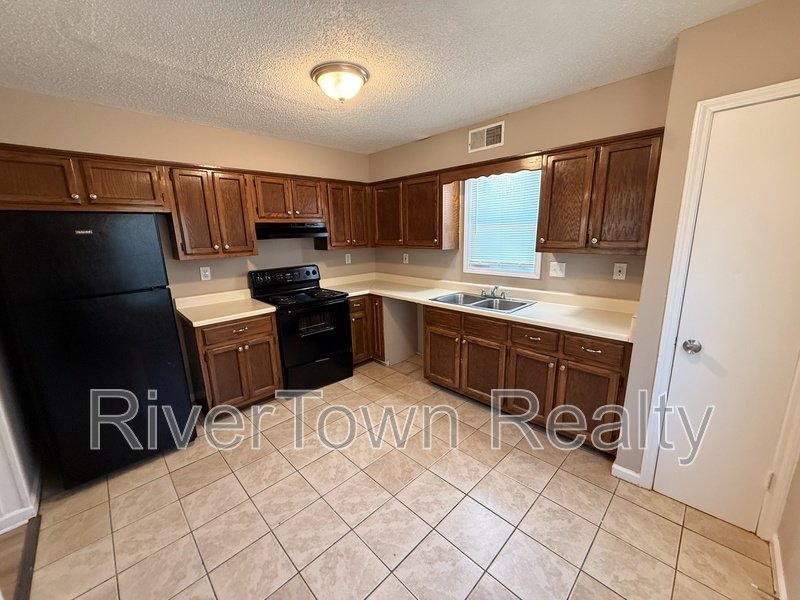 BEAUTIFUL Newly Renovated READY TO MOVE IN property image