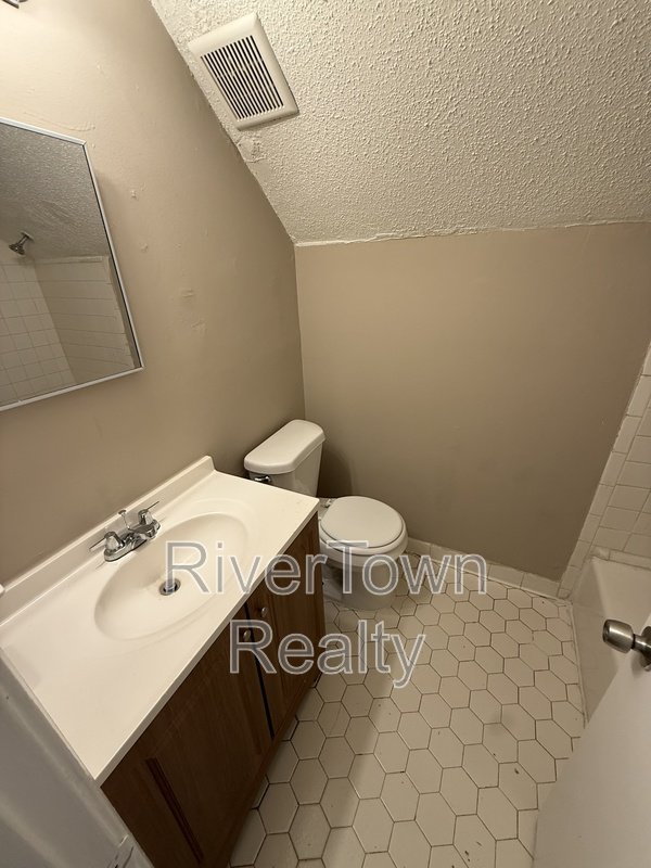 BEAUTIFUL Newly Renovated READY TO MOVE IN property image