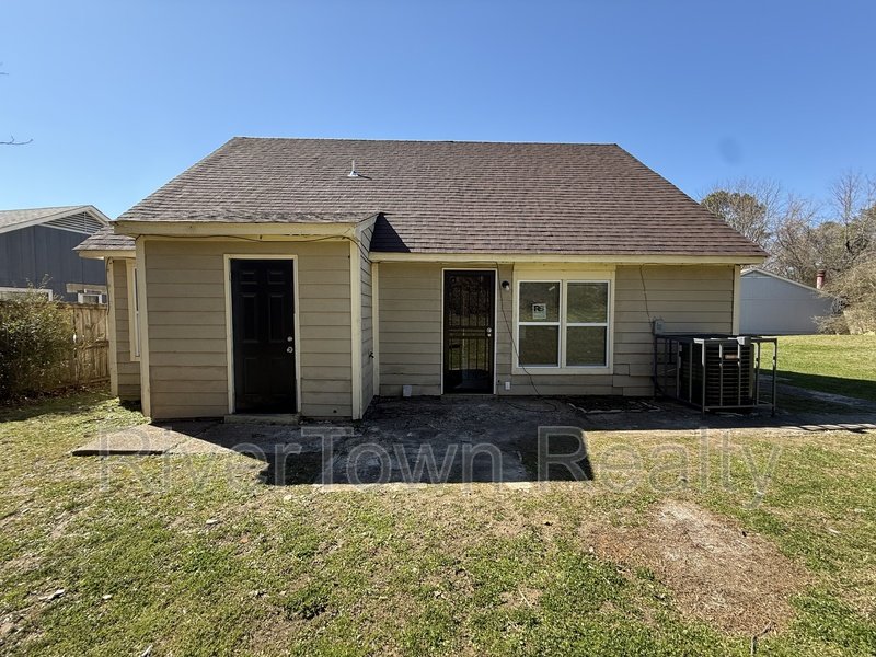 BEAUTIFUL Newly Renovated READY TO MOVE IN property image