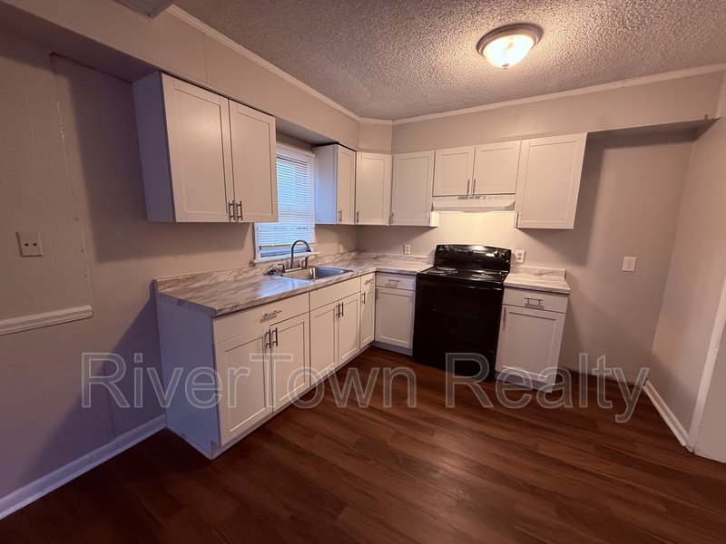 Very Spacious 3BR Home with Bonus Room & Garage in Frayser! property image