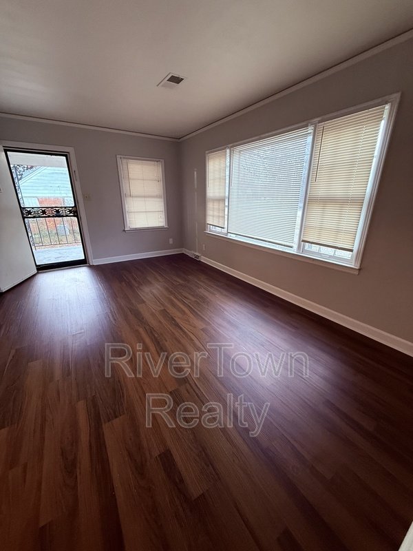 Very Spacious 3BR Home with Bonus Room & Garage in Frayser! property image