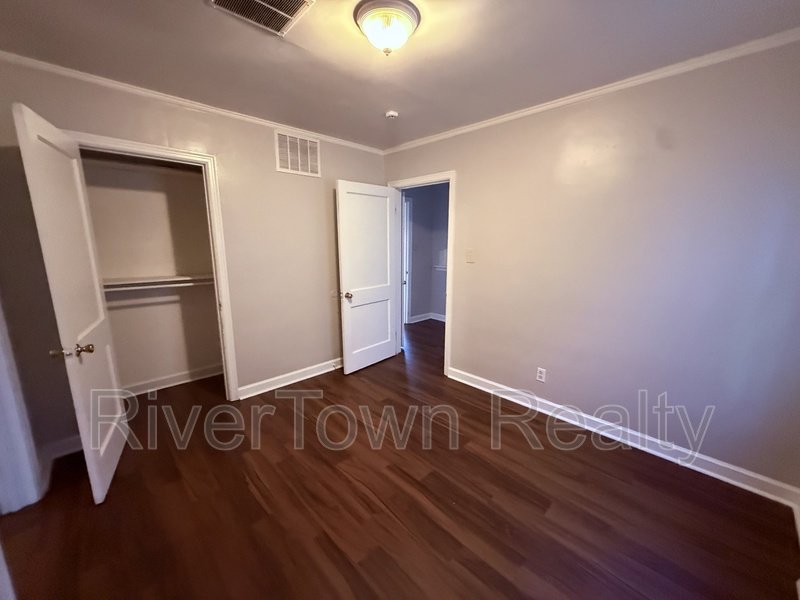 Very Spacious 3BR Home with Bonus Room & Garage in Frayser! property image